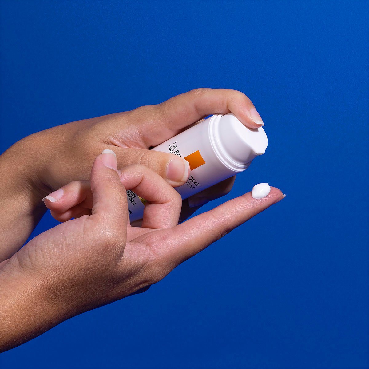 La-Roche-Posay-Anthelios-Age-Correct-SPF50-50ml-NoTeinted-LD-000-3337875761031-StillLife-Texture-1x1